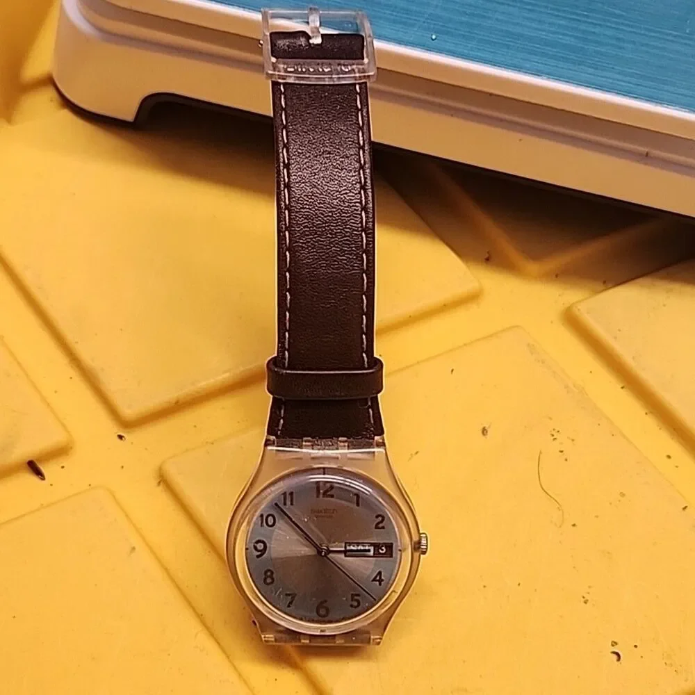 Swatch Original Swiss Watch AG2008 Leather Band Day Date